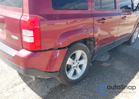 2012 Jeep Patriot Latitude z USA, uszkodzony, nr VIN 1C4NJPFA2CD704595